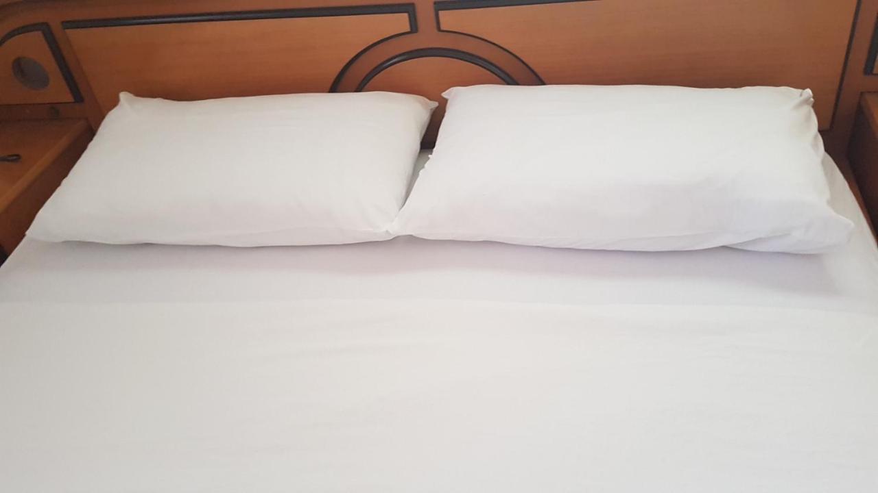 G-George Apartments By The Sea And Airport Liadha Luaran gambar