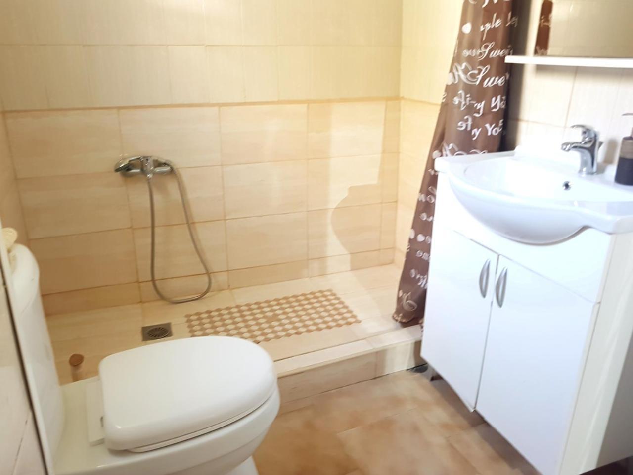 G-George Apartments By The Sea And Airport Liadha Luaran gambar